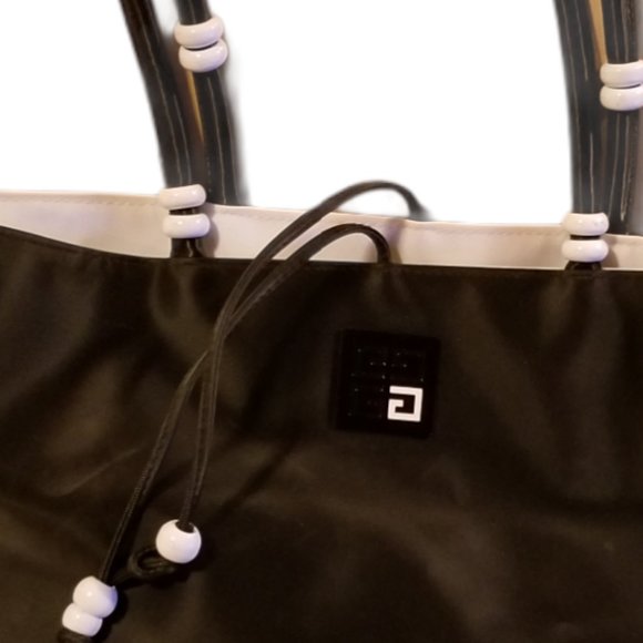 GIVENCHY Black & White Tote Bag - Picture 3 of 6